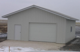 Metal garage - Grand Pointe, MB