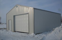 Pole shed - Lundar, MB